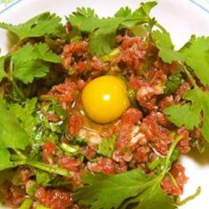 タイ北部の生肉サラダ「ラープ」